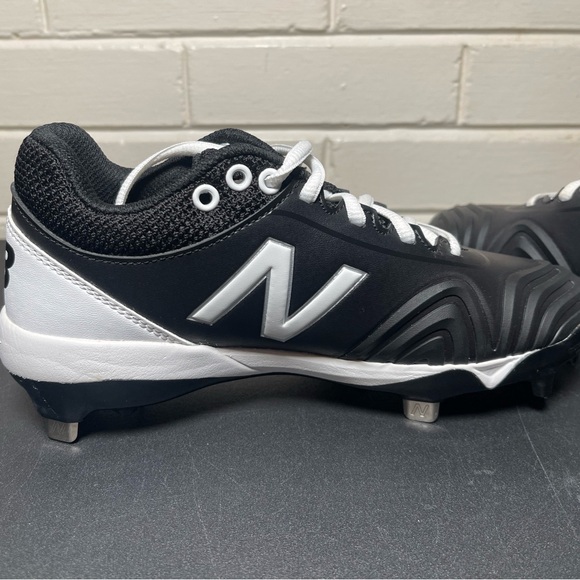 New Balance Women’s Fuse V2 SMFUSEK2 Sz 6 Fastpitch Metal Cleats - Picture 8 of 10